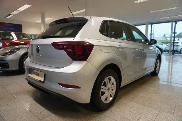Volkswagen Polo view 5