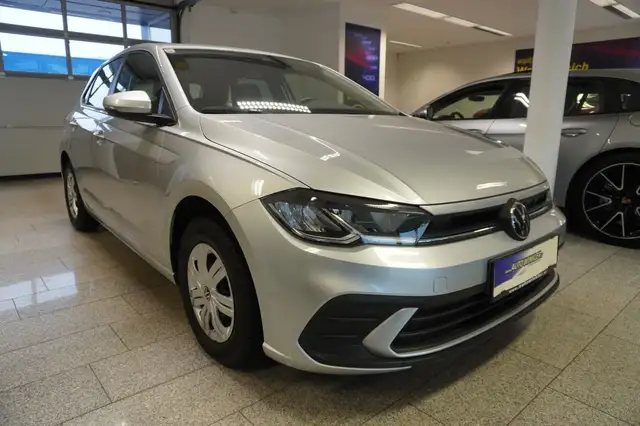 Volkswagen Polo view 2