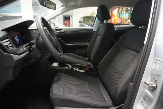 Volkswagen Polo view 8