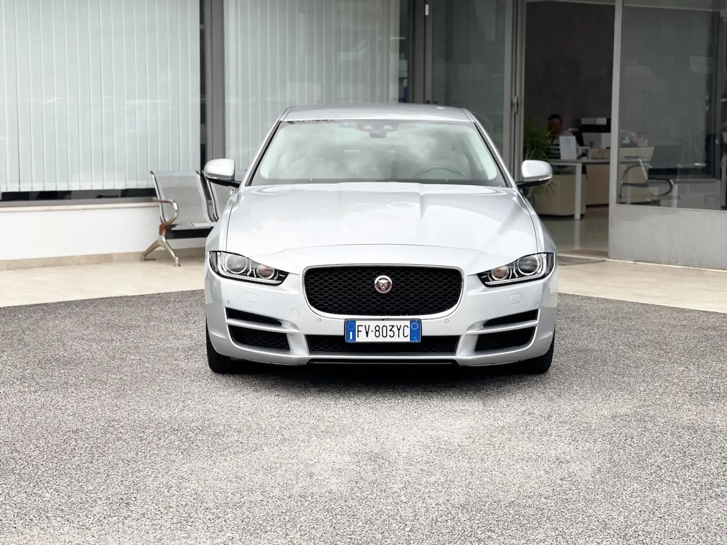 Jaguar XE 2.0 Diesel 180CV E6 Automatica - 2019 Argent - 2