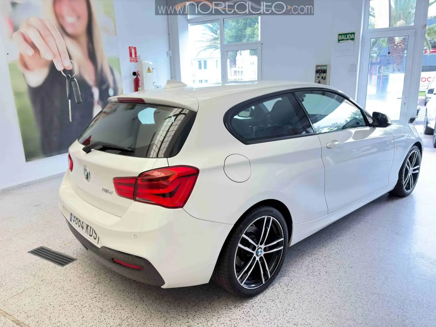 BMW 116 116d EfficientDynamics Blanc - 2