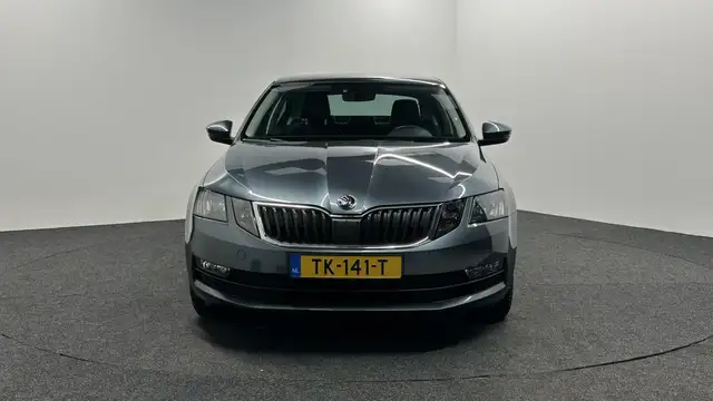 Skoda Octavia view 6