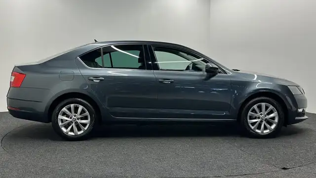 Skoda Octavia view 9