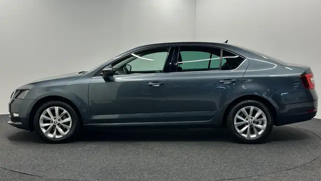 Skoda Octavia view 8