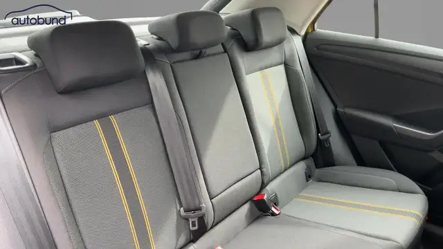 Volkswagen T-Roc view 7