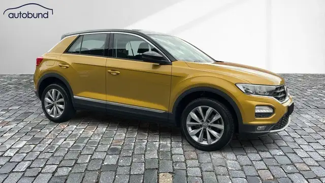 Volkswagen T-Roc view 4