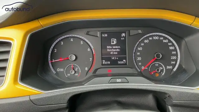 Volkswagen T-Roc view 12