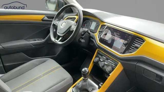 Volkswagen T-Roc view 5