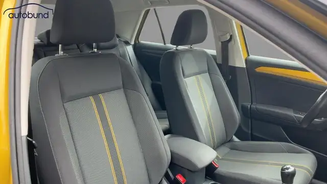 Volkswagen T-Roc view 6