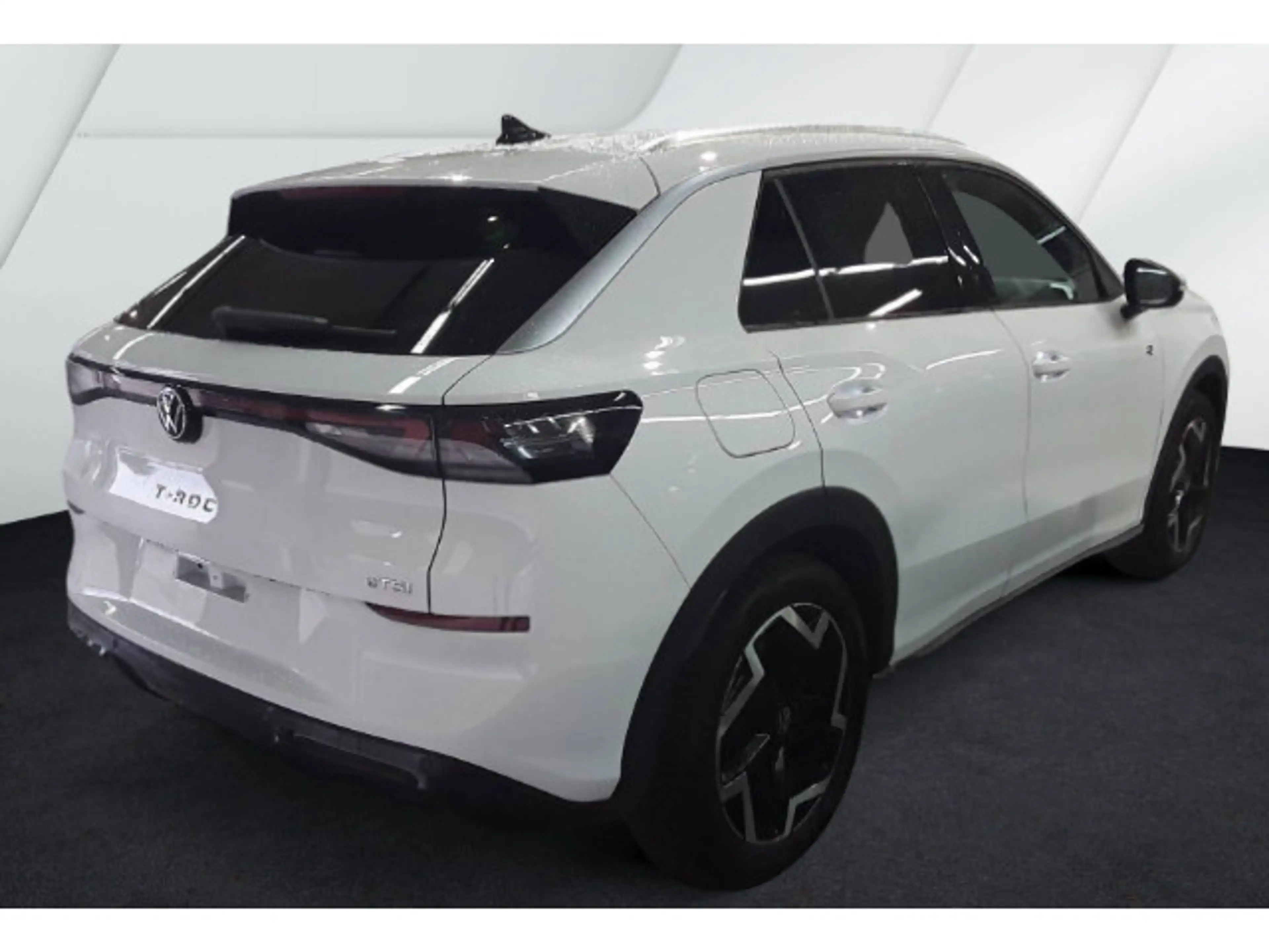 Volkswagen T-Roc R-Line 1.5 eTSI DSG Navi Kamera AHK Matrix — photo 2