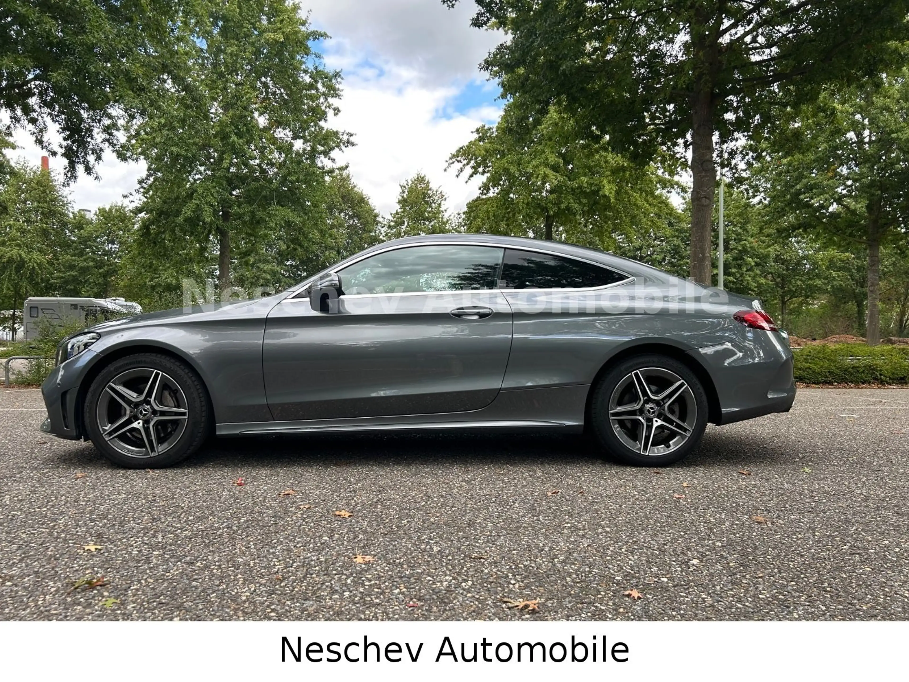 Mercedes-Benz C 180 AMG Line Leder/Comand/Kam/18"/Best Zustand — photo 4