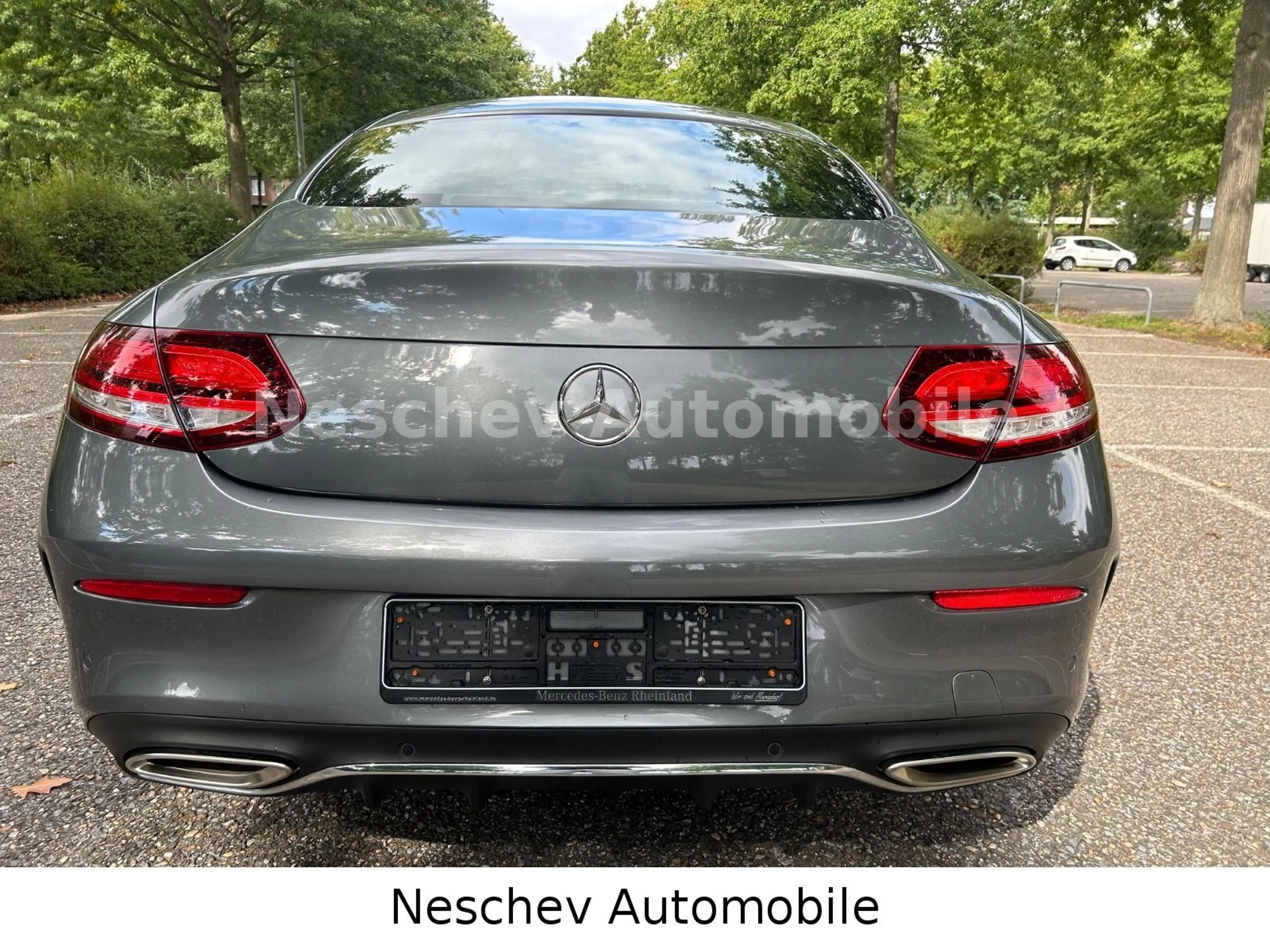 Mercedes-Benz C 180 AMG Line Leder/Comand/Kam/18"/Best Zustand — photo 8