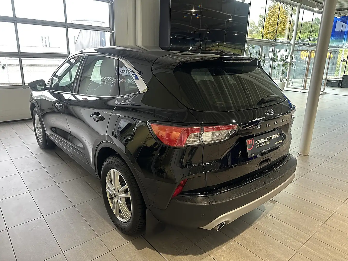 Ford Kuga 1,5 EcoBlue Cool & Connect Schwarz - 2