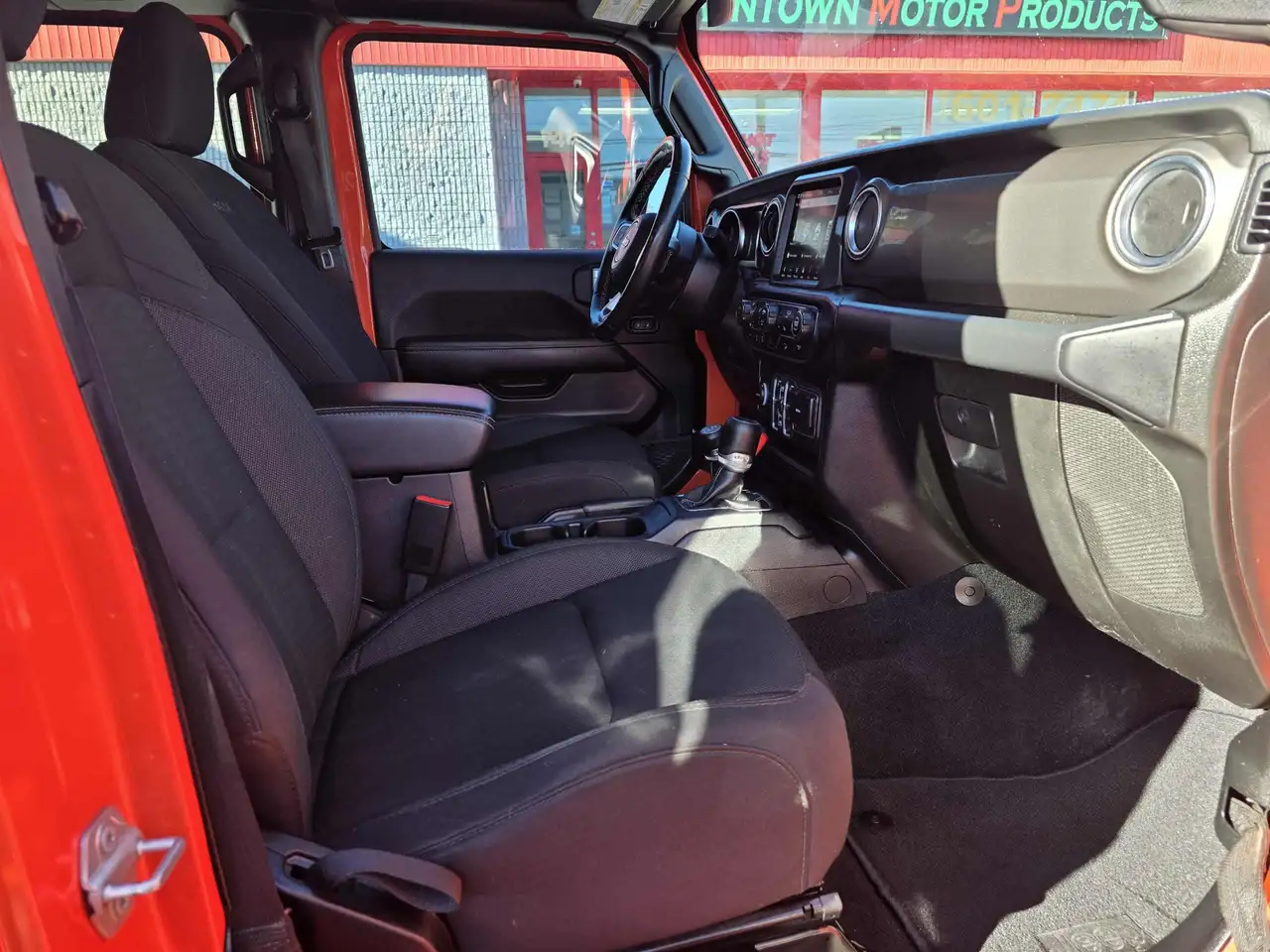 Jeep Wrangler снимка Jeep Wrangler