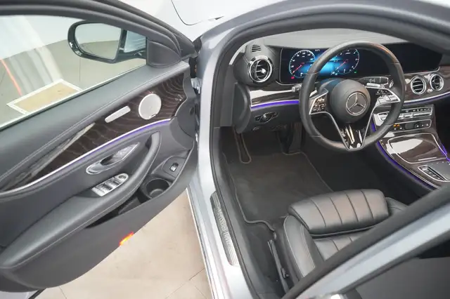 Mercedes-Benz E view 14