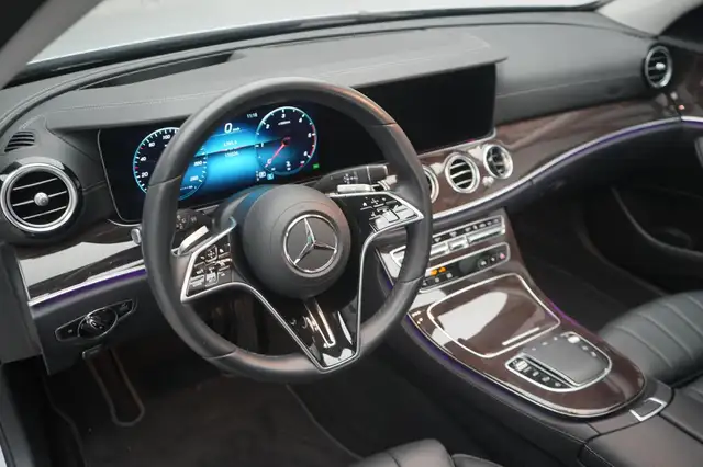 Mercedes-Benz E view 13