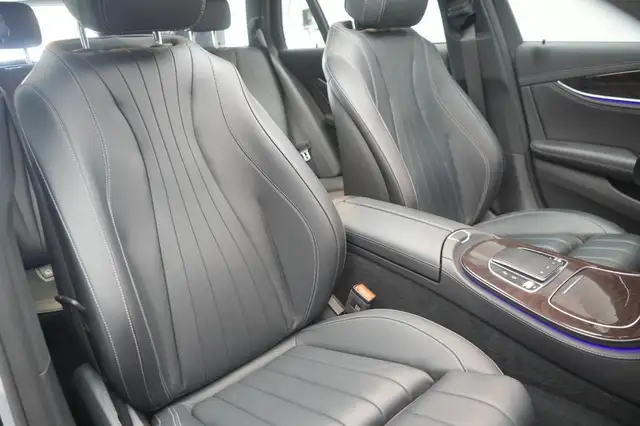 Mercedes-Benz E view 9
