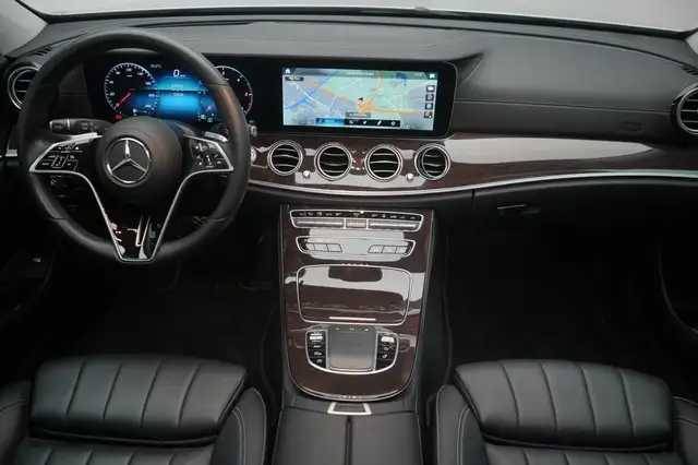 Mercedes-Benz E view 15