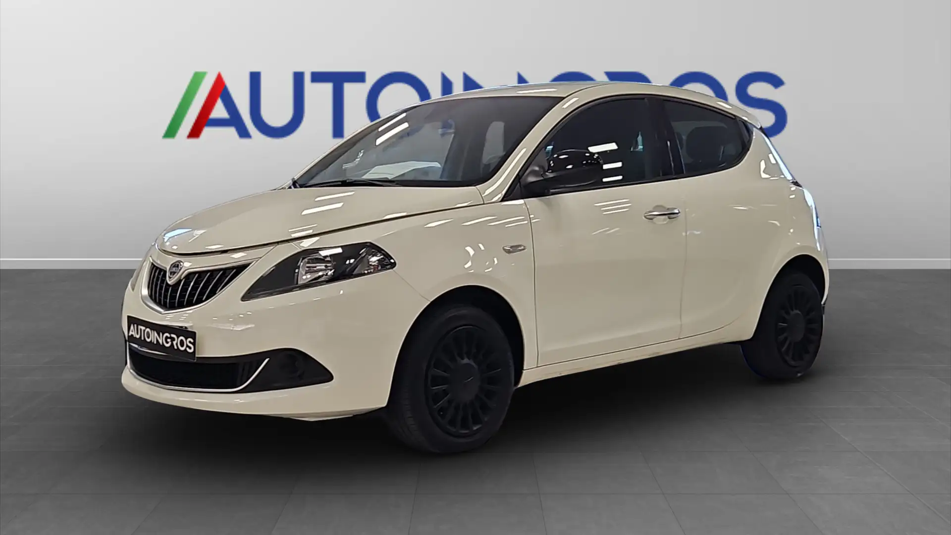Lancia Ypsilon 1.0 FireFly Hybrid Silver Blanc - 1