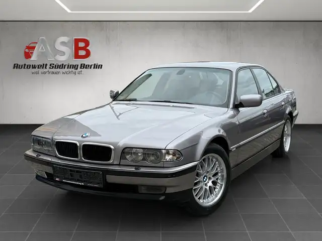 BMW 740 i Facelift*Leder*Navi*Xenon*Schiebedach*18"
