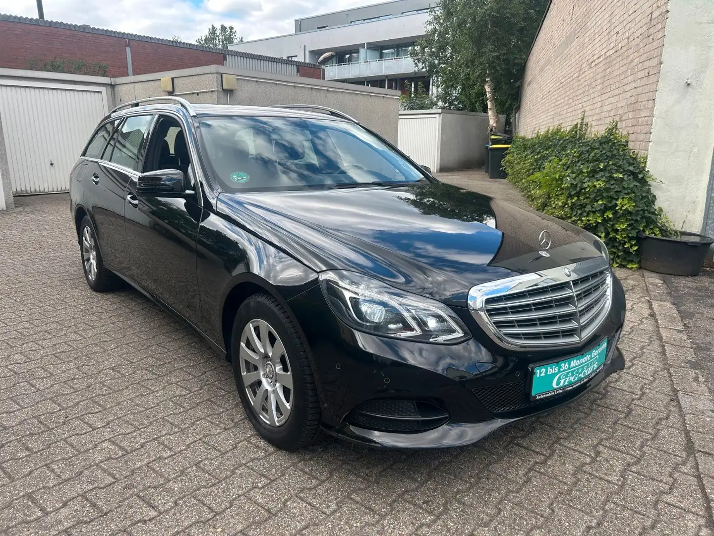 Mercedes-Benz E 220 E -Klasse T-Modell E 220 CDI, MOTOR KLAPPE Schwarz - 1
