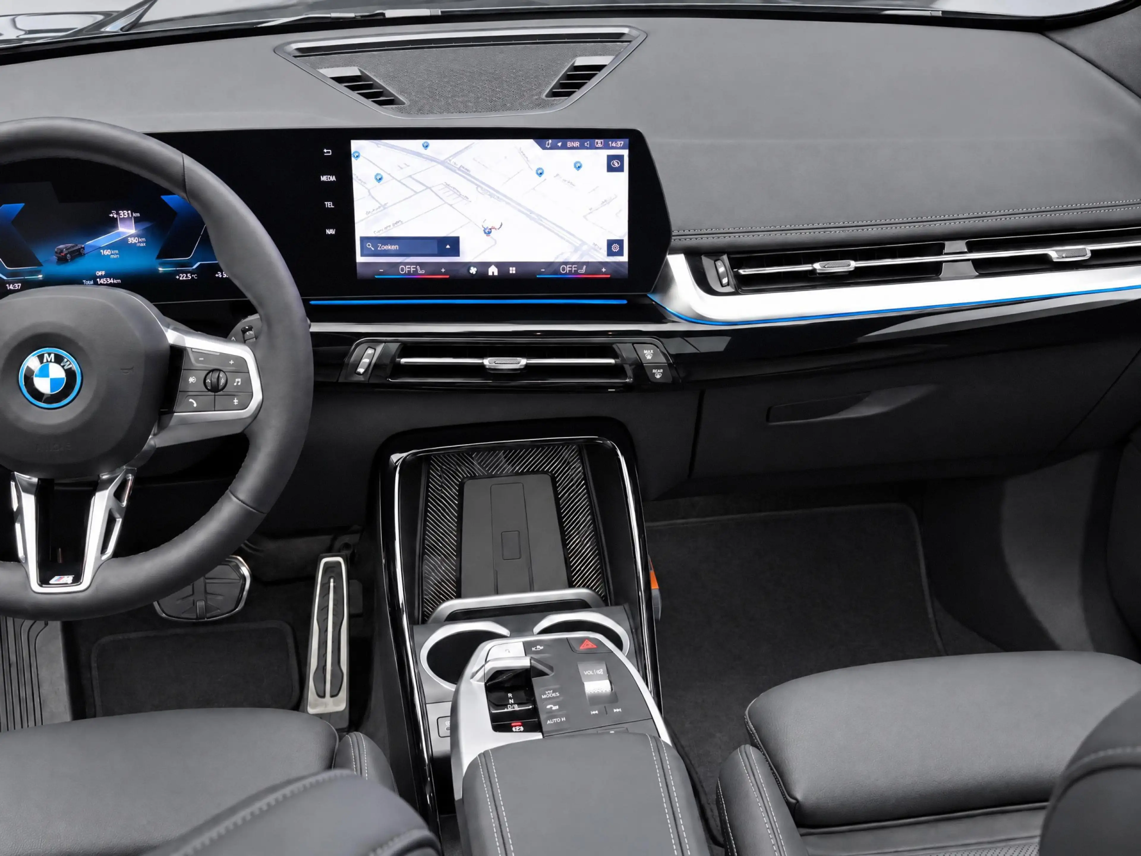 BMW iX1 eDrive20 M Sport / Panoramadak / Sportstoelen / Co — photo 3