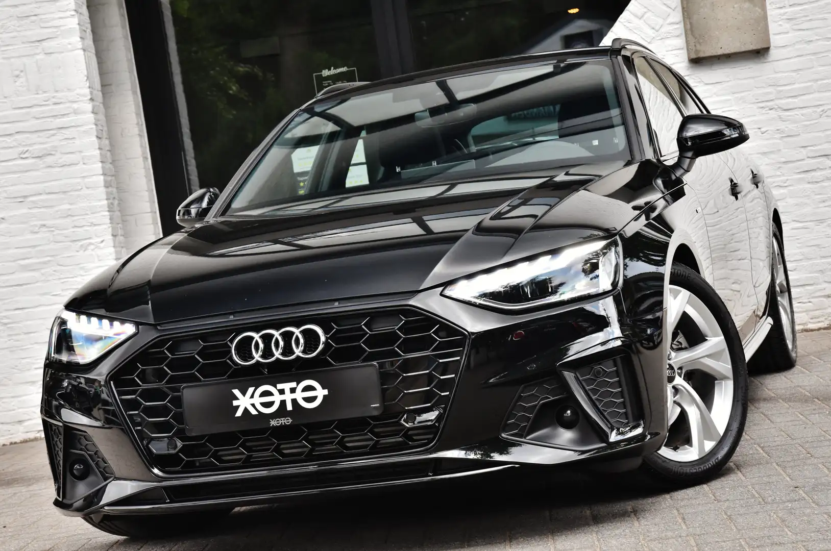 Audi A4 AUT. 35 TFSI S LINE *** NEW / 18% DISCOUNT *** Zwart - 1