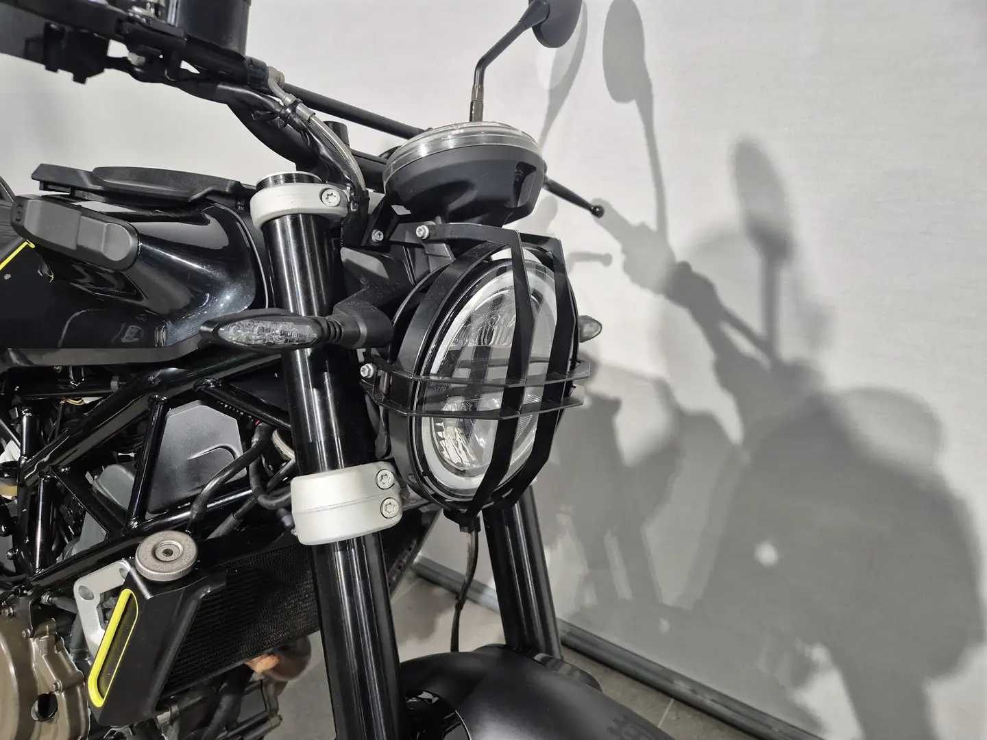 Husqvarna Svartpilen 401 Noir - 2