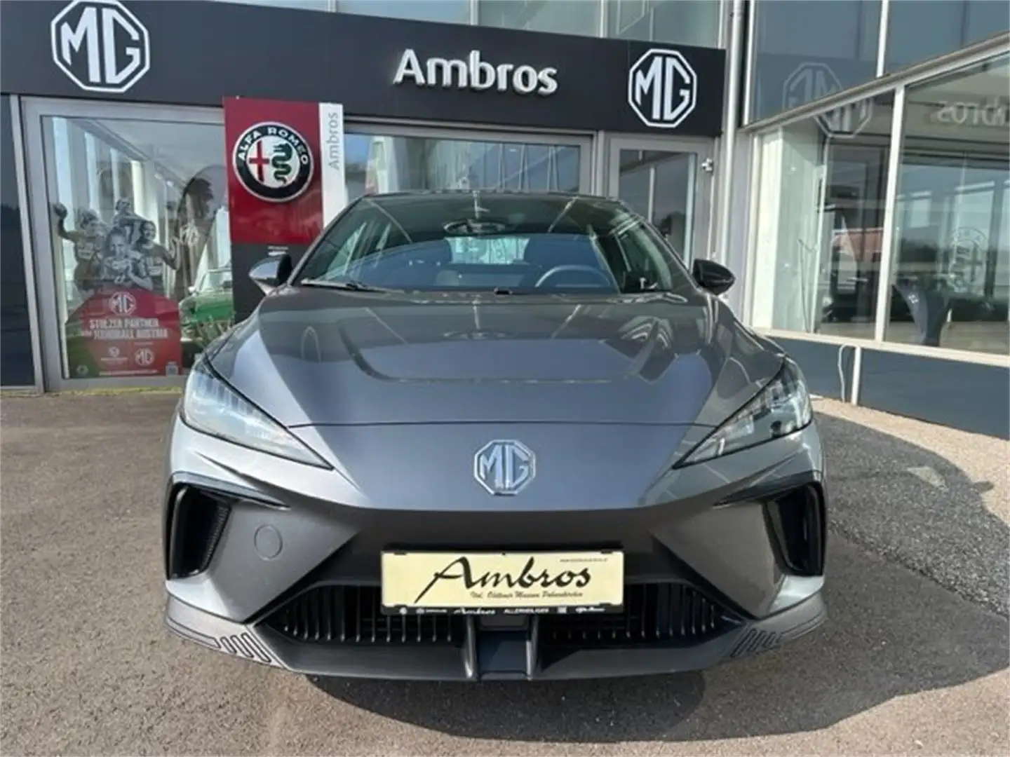 MG MG4 51 kWh Standard Grau - 2