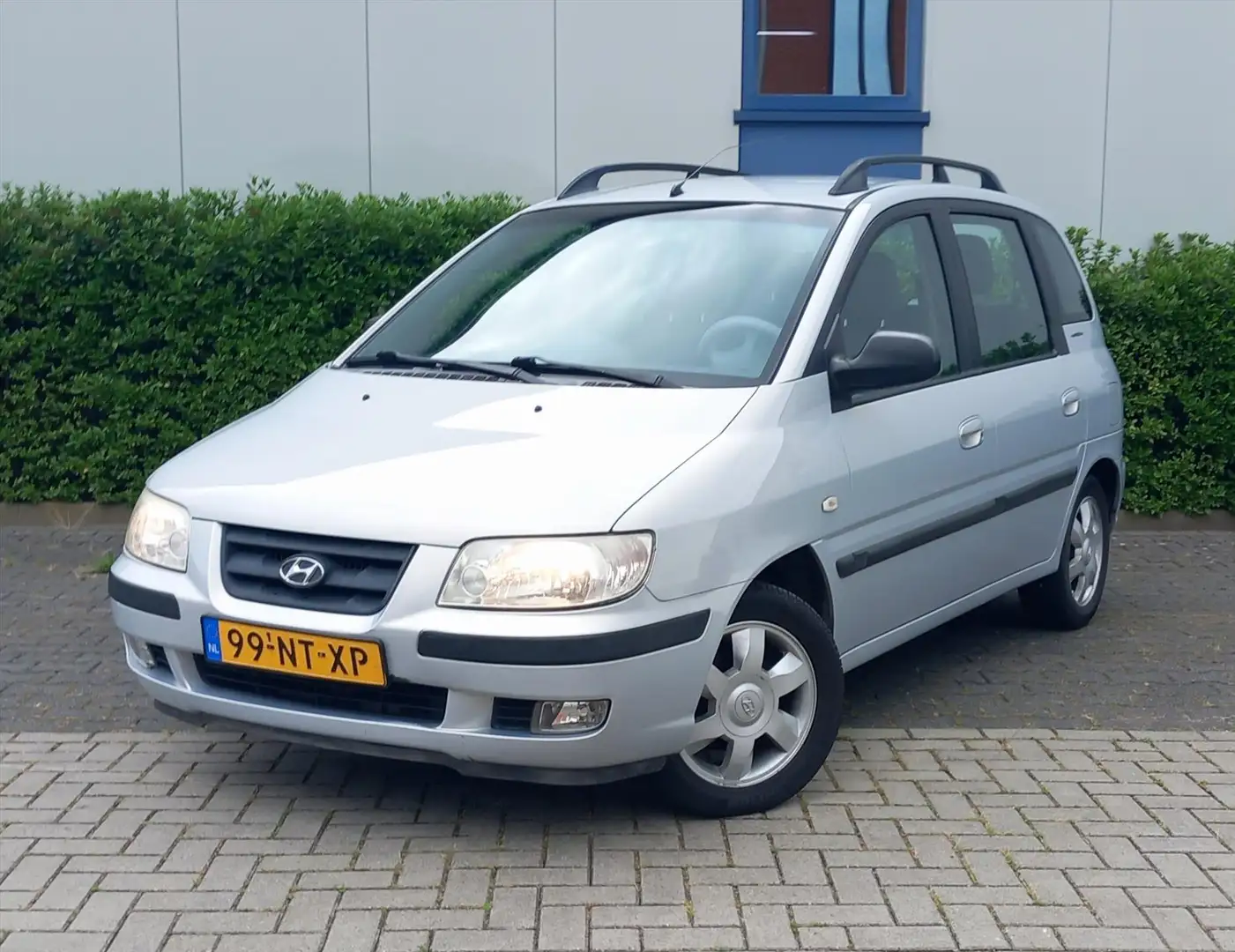 Hyundai Matrix 1.6i GL Airco/trekhaak Grijs - 1