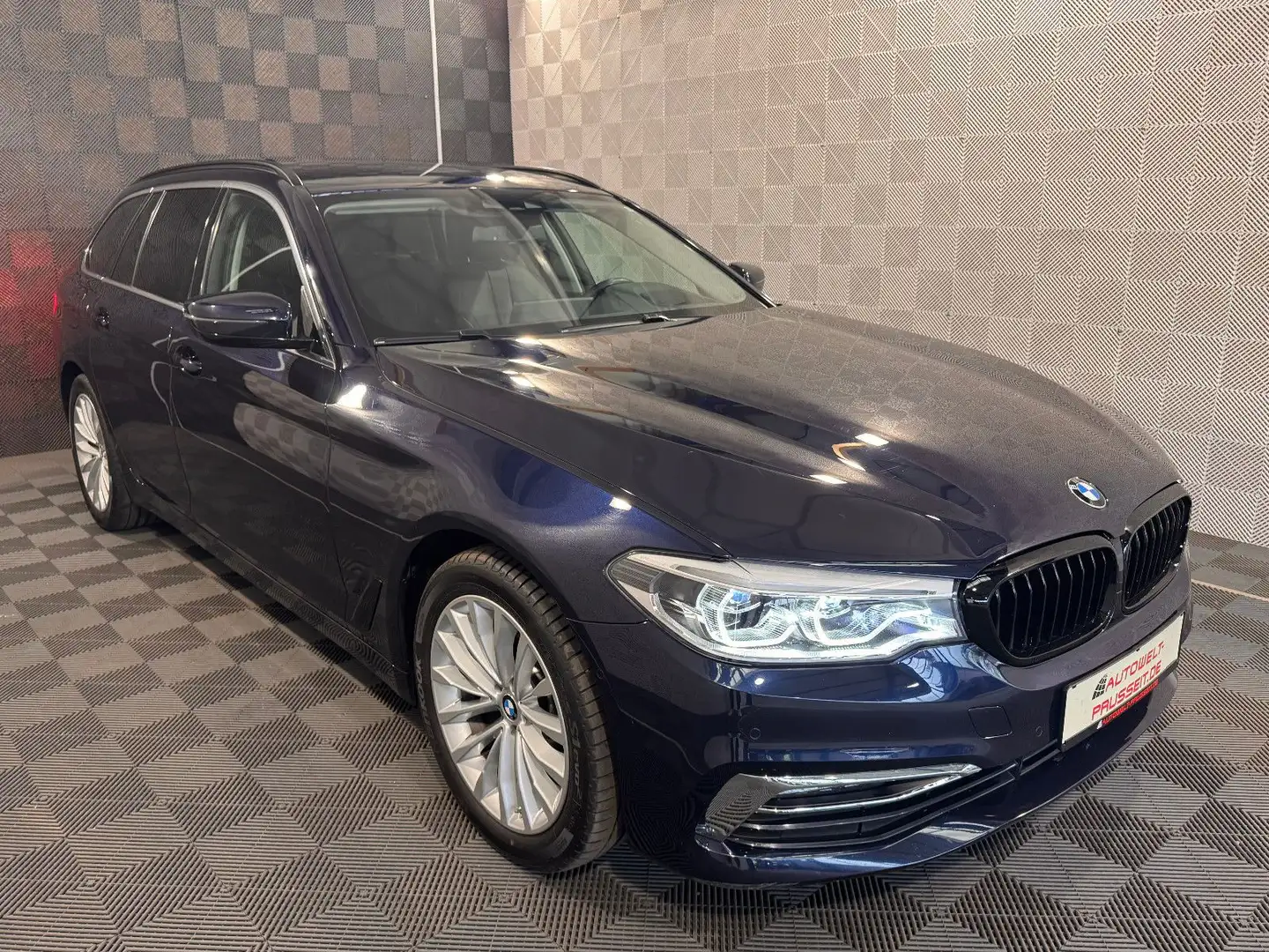 BMW 520 d Touring*LUXURY*HEAD UP-ACC-R.KAM-LUFT.F-LED Bleu - 1