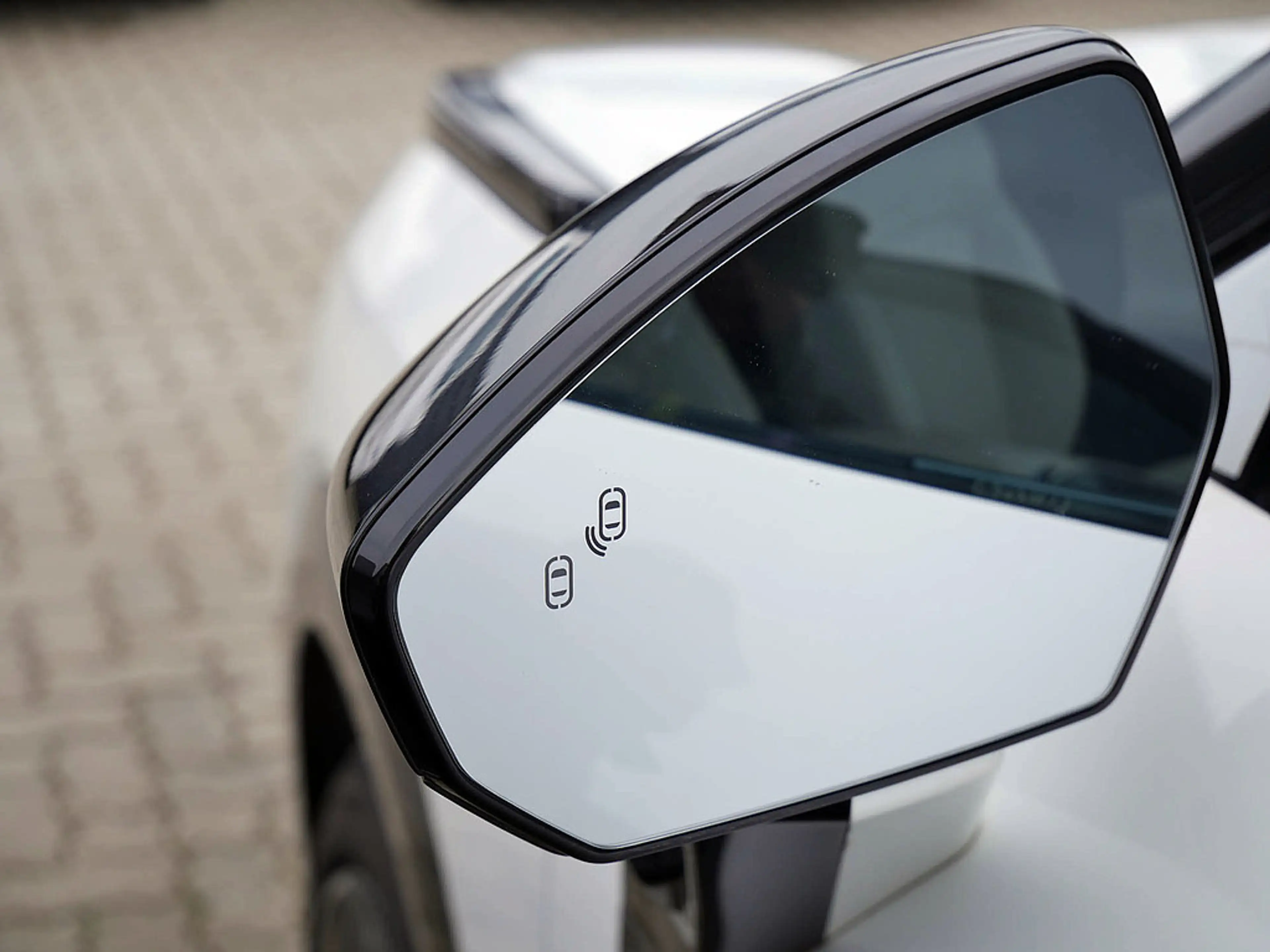 Lynk & Co 08 More — photo 12