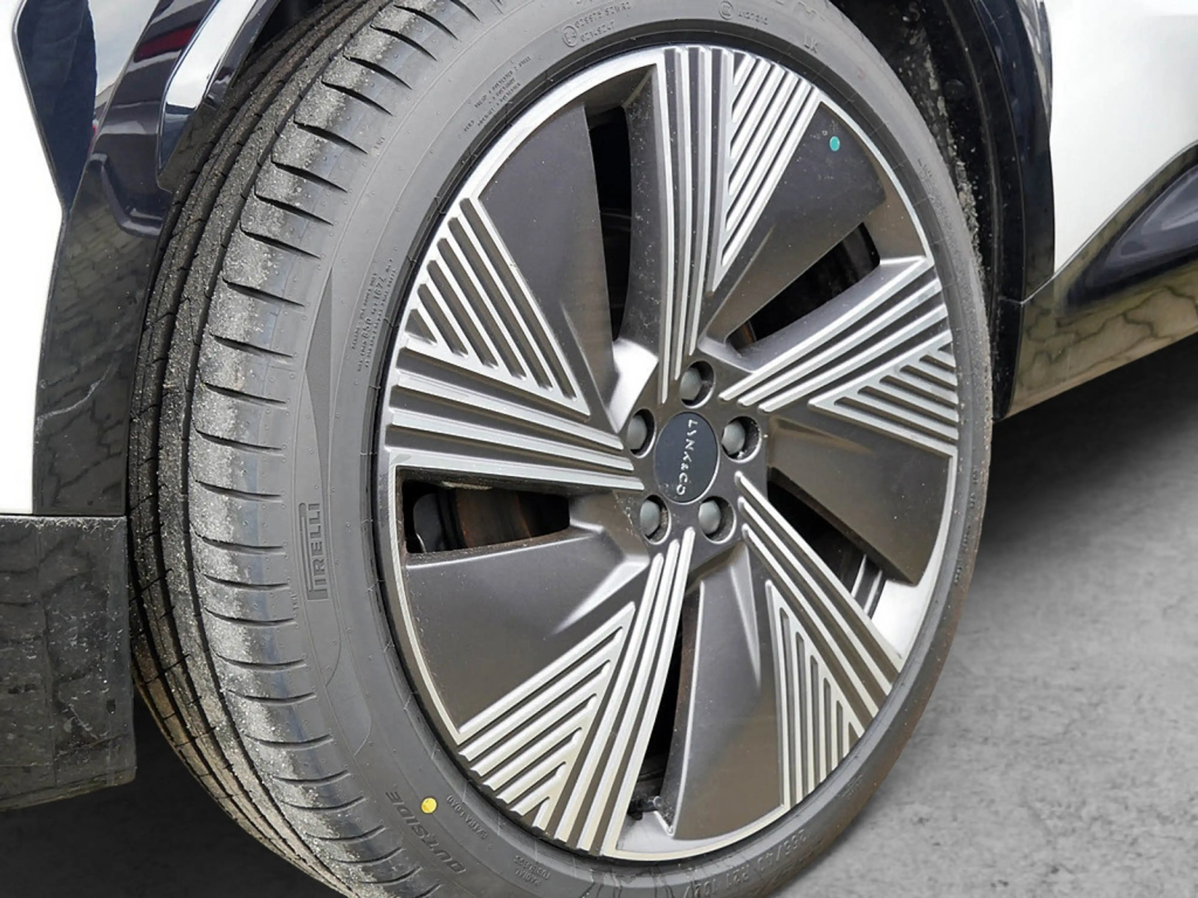 Lynk & Co 08 More — photo 9