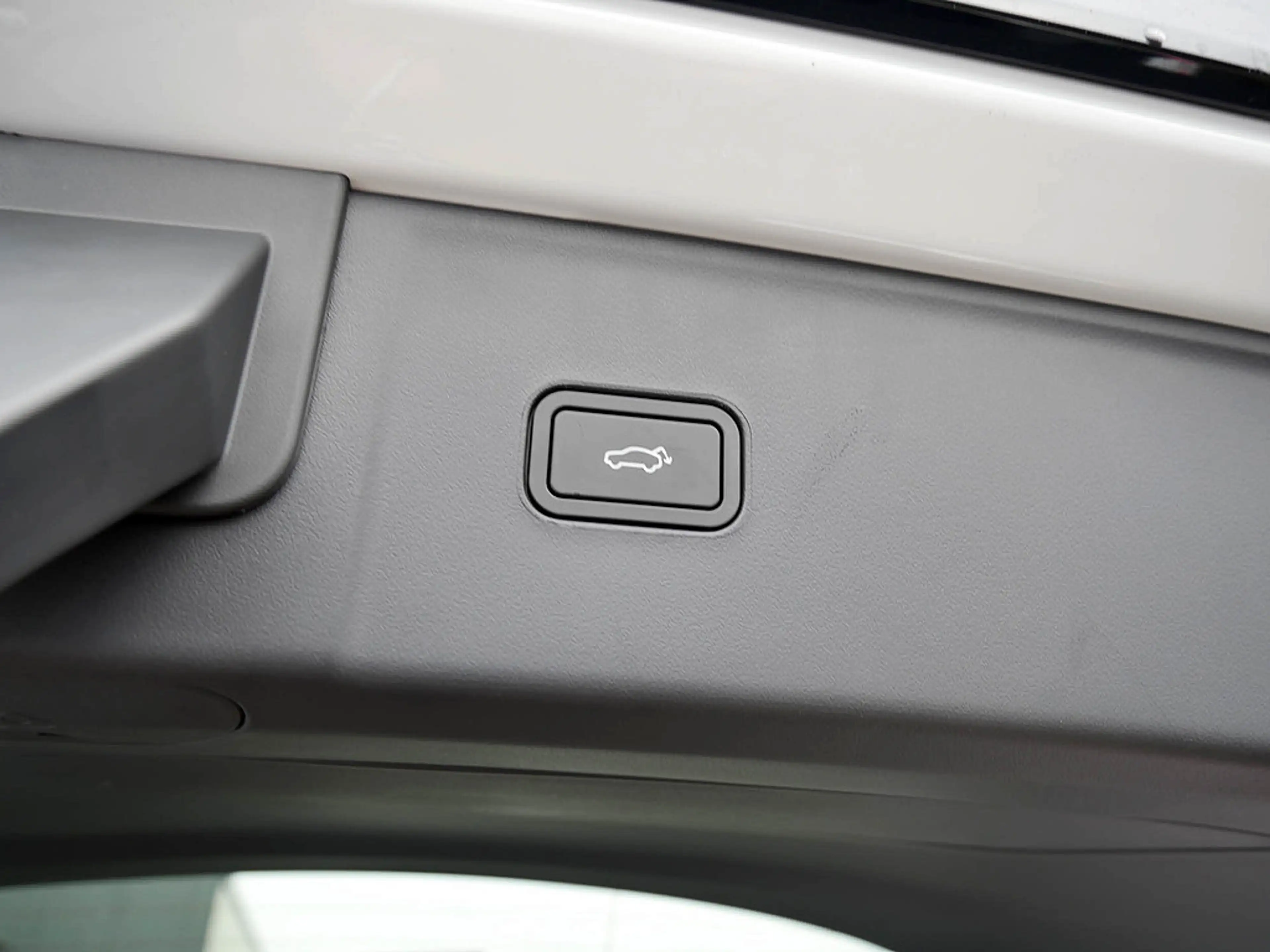 Lynk & Co 08 More — photo 11