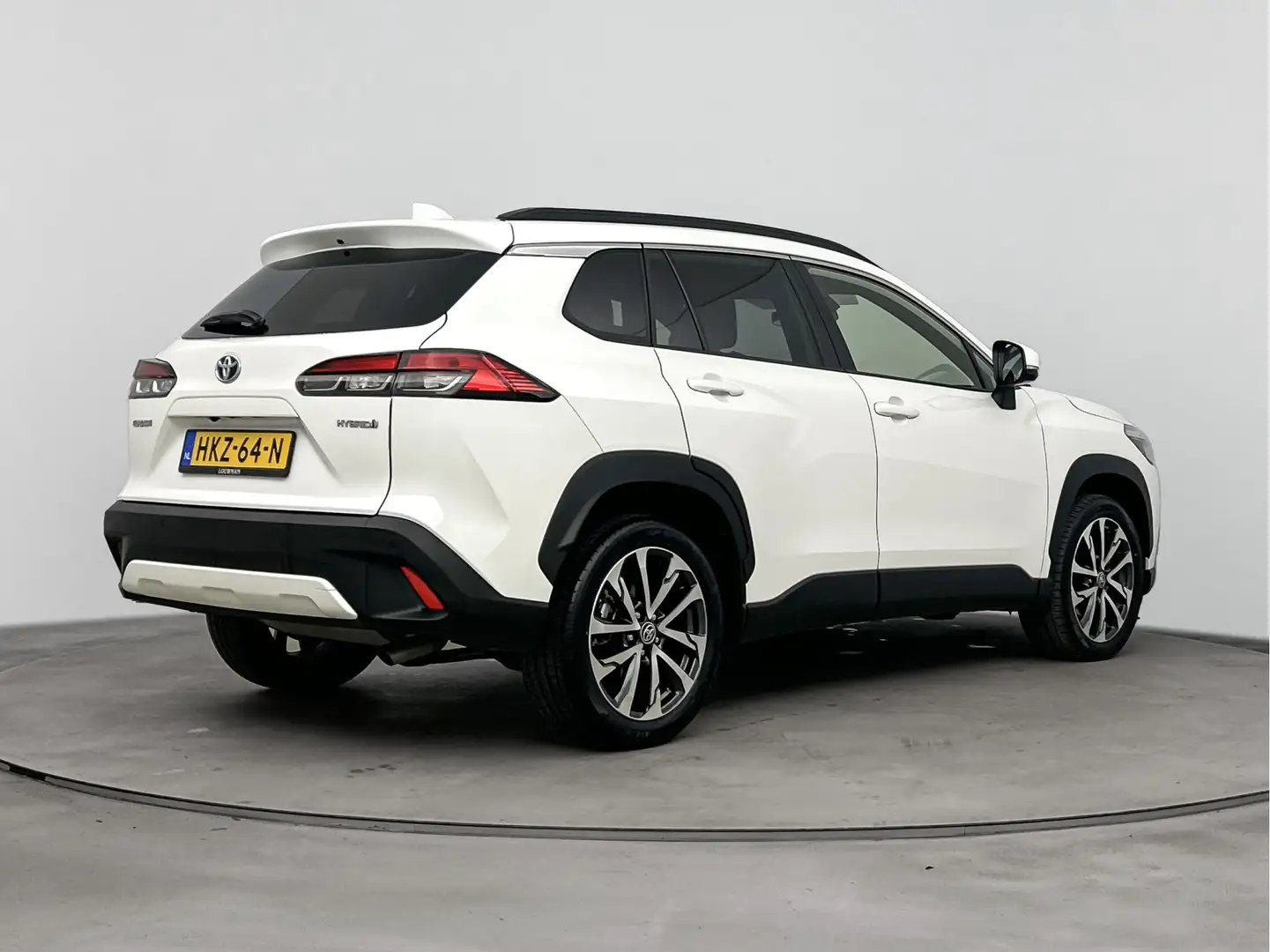 Toyota Corolla Cross Hybrid 200 Executive Limited | Zwart Leder Interie Wit - 2