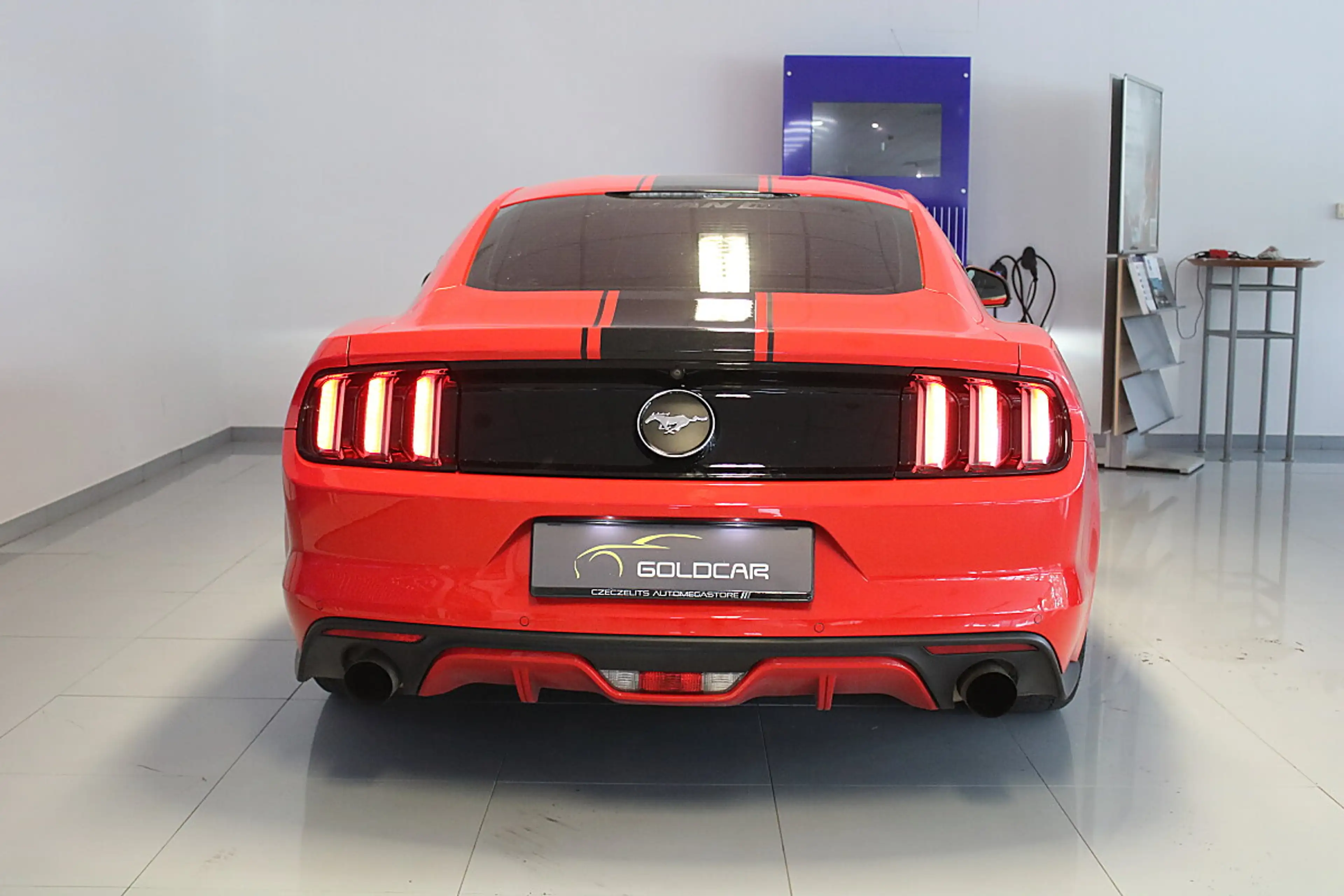 Ford Mustang 2,3 EcoBoost — photo 7
