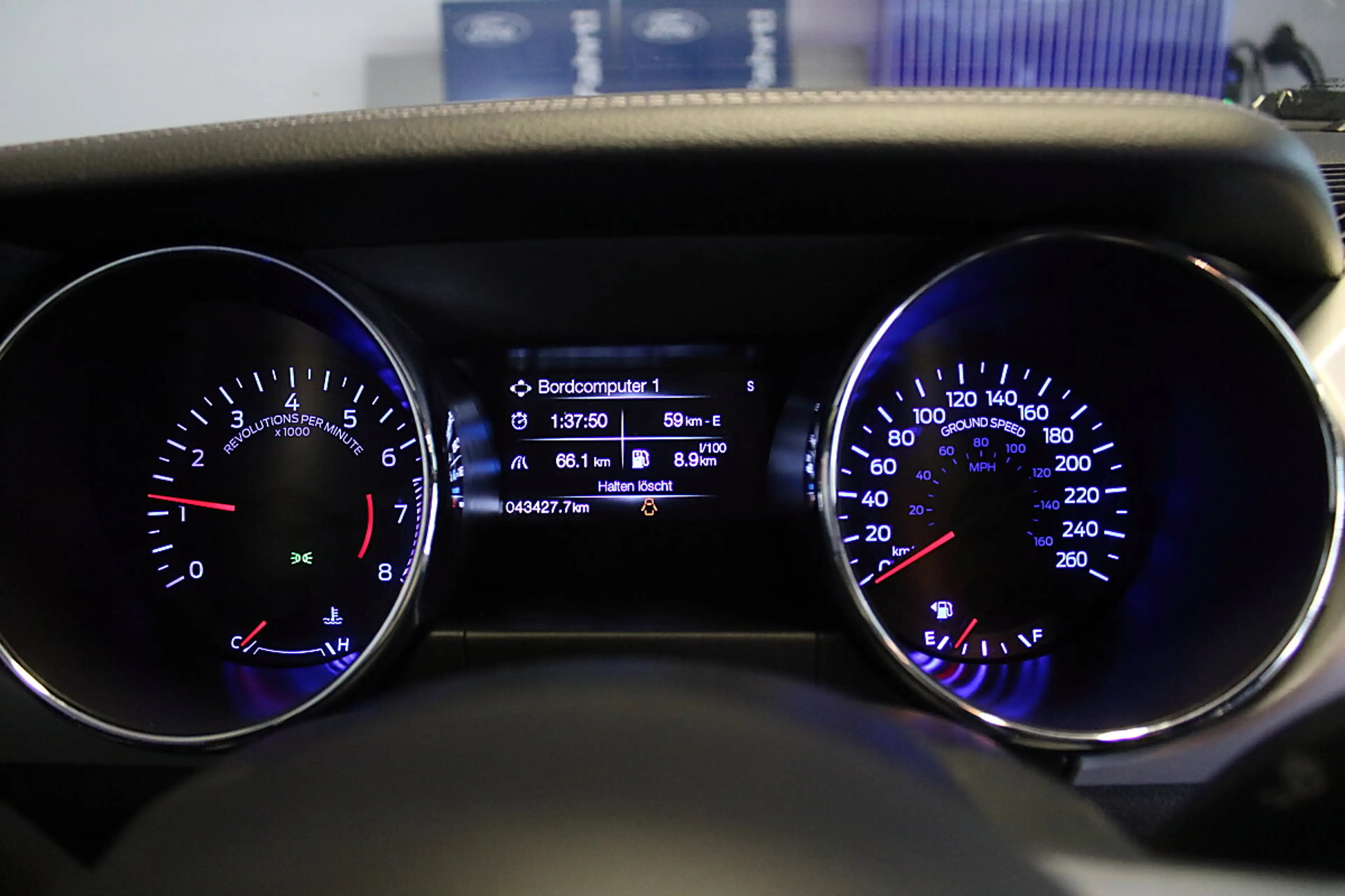 Ford Mustang 2,3 EcoBoost — photo 12