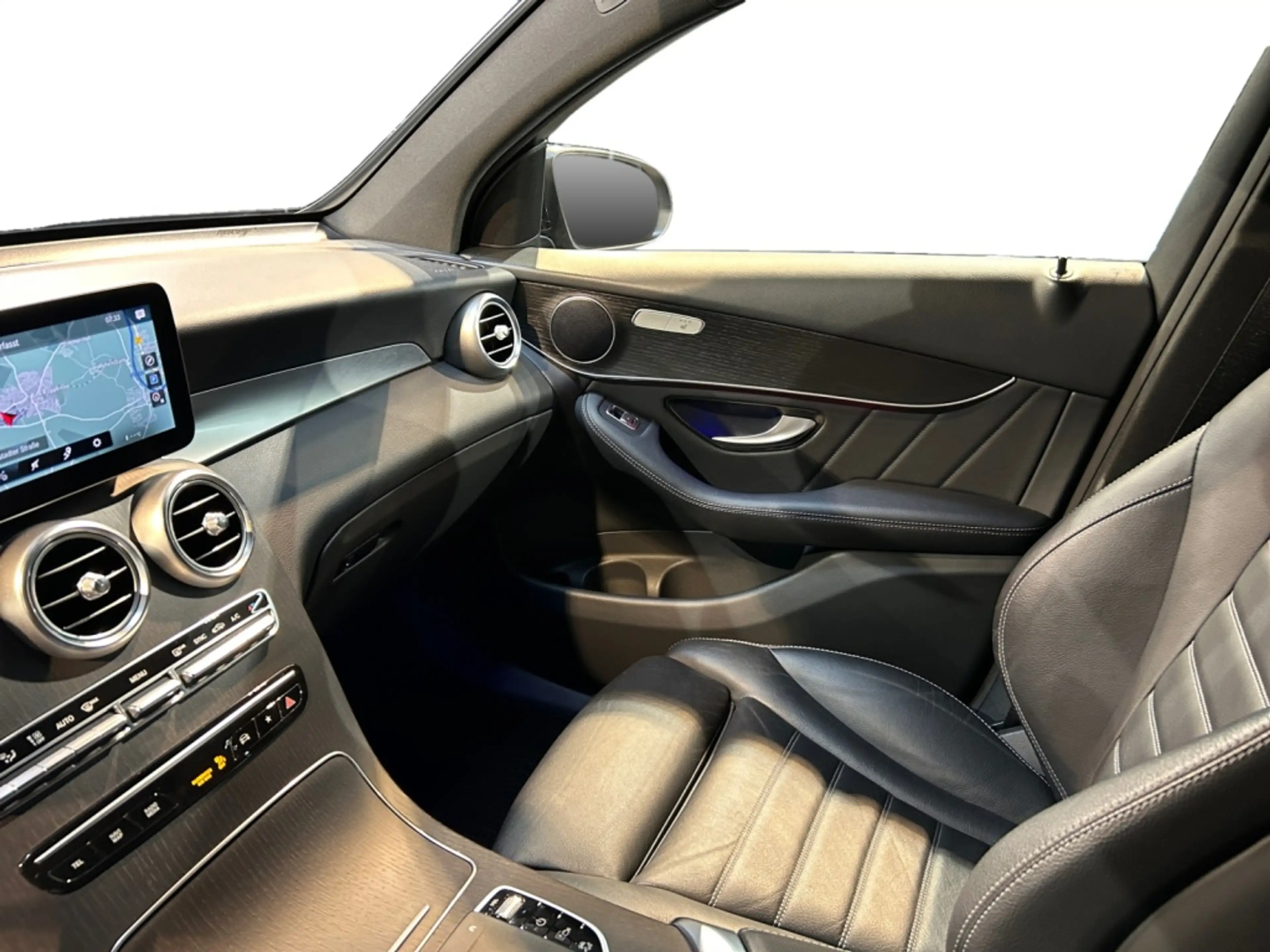 Mercedes-Benz GLC 220 d 4matic Coupe AMG AMG+MBUX+Night+AHK — photo 11