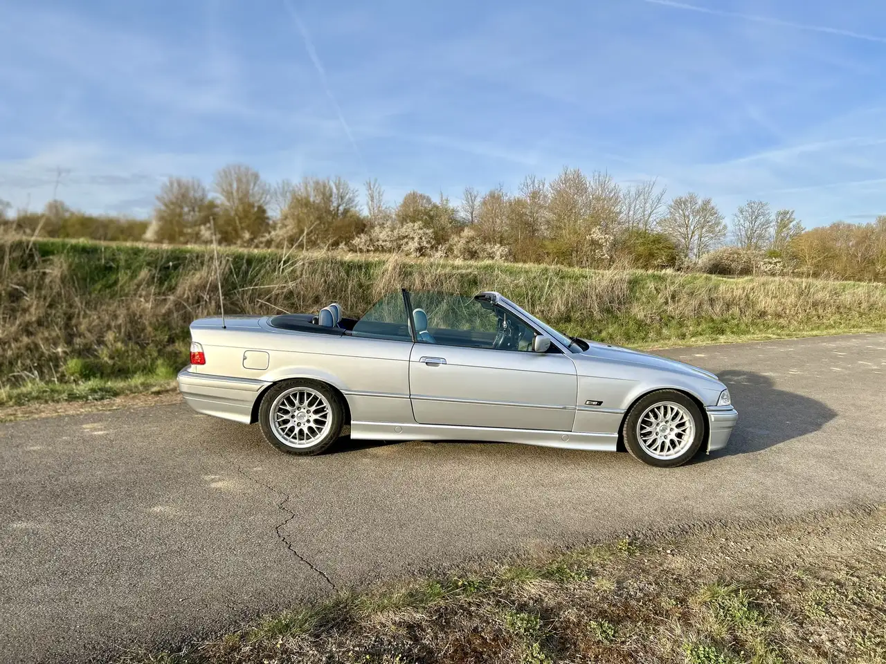 BMW 320i, foto 9