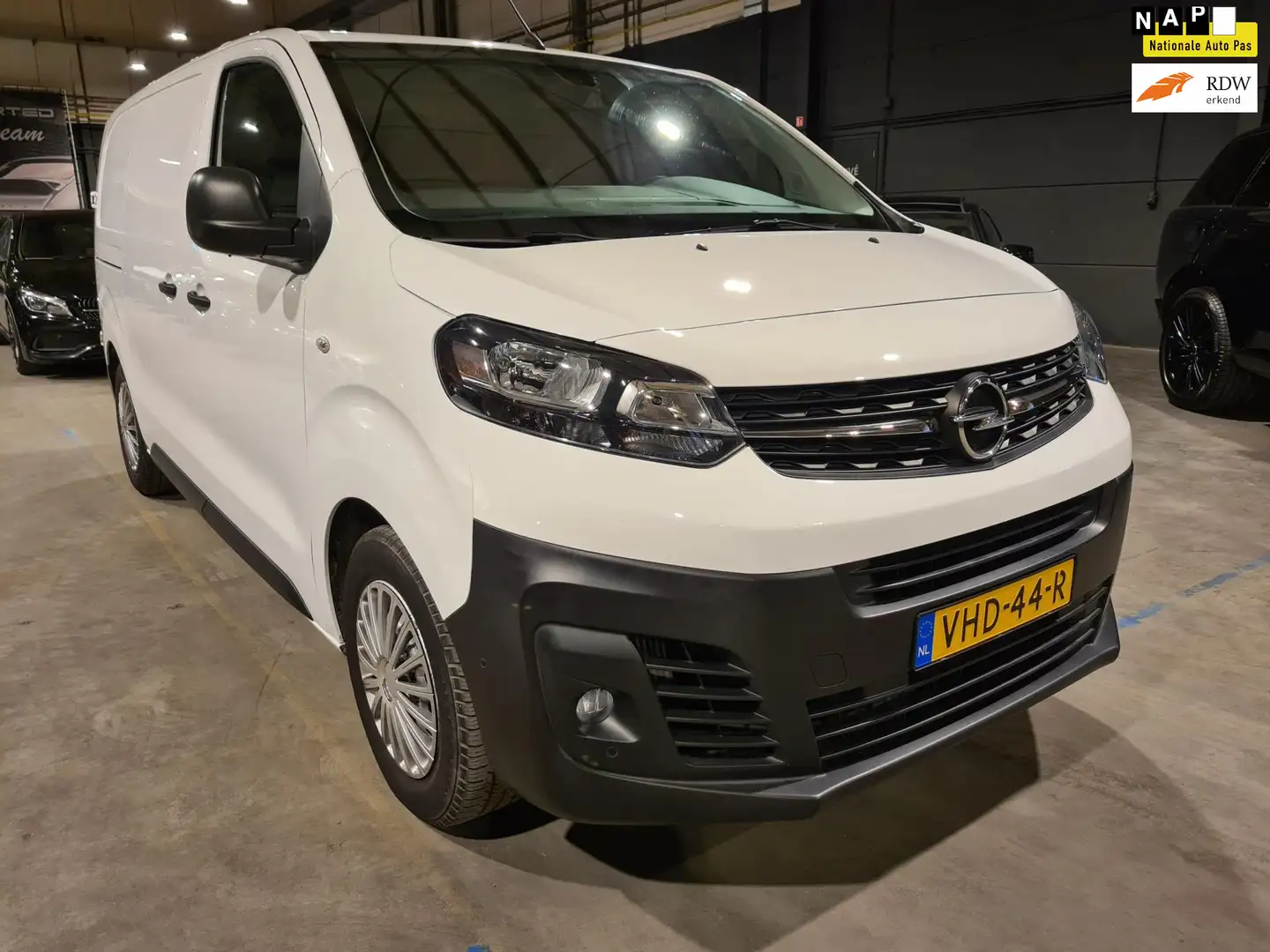 Opel Vivaro 1.5 CDTI L2H1 Edition - 3 Zits - Airco - Navigatie Wit - 1