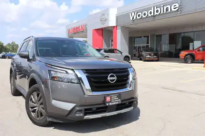Gray 2024 Nissan Pathfinder SUV / Crossover All-Wheel Drive Automatic