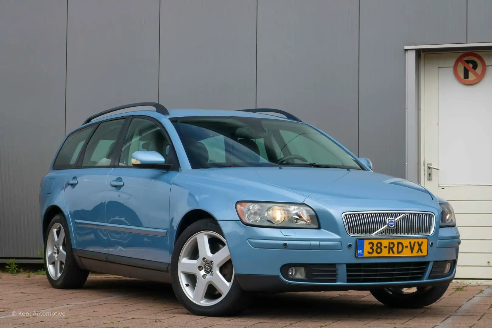 Volvo V50 2.5 T5 AWD Summum | Leer | Trekhaak | Automaat | R Modrá - 2