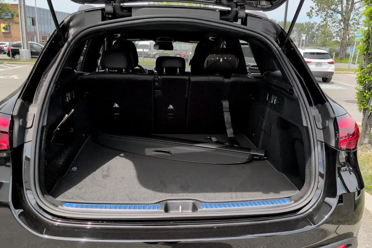 Mercedes-Benz GLC снимка Mercedes-Benz GLC
