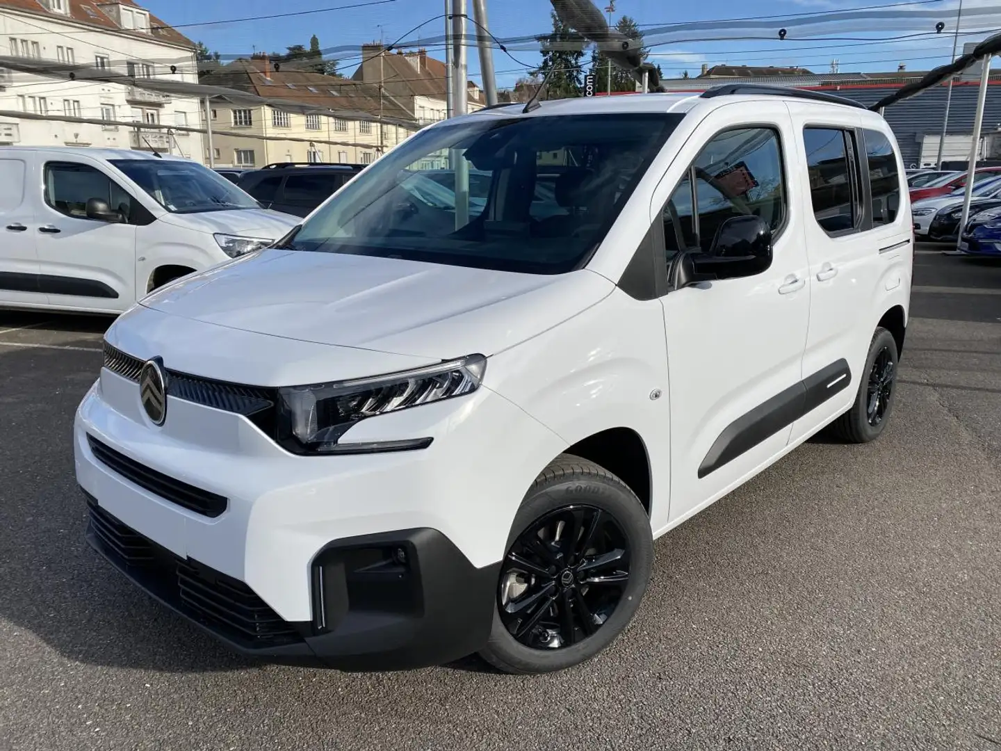 Citroen Berlingo III (2) 1.5 BlueHDi S\u0026S 130 EAT8 M PLUS N1 SA Blanc - 1