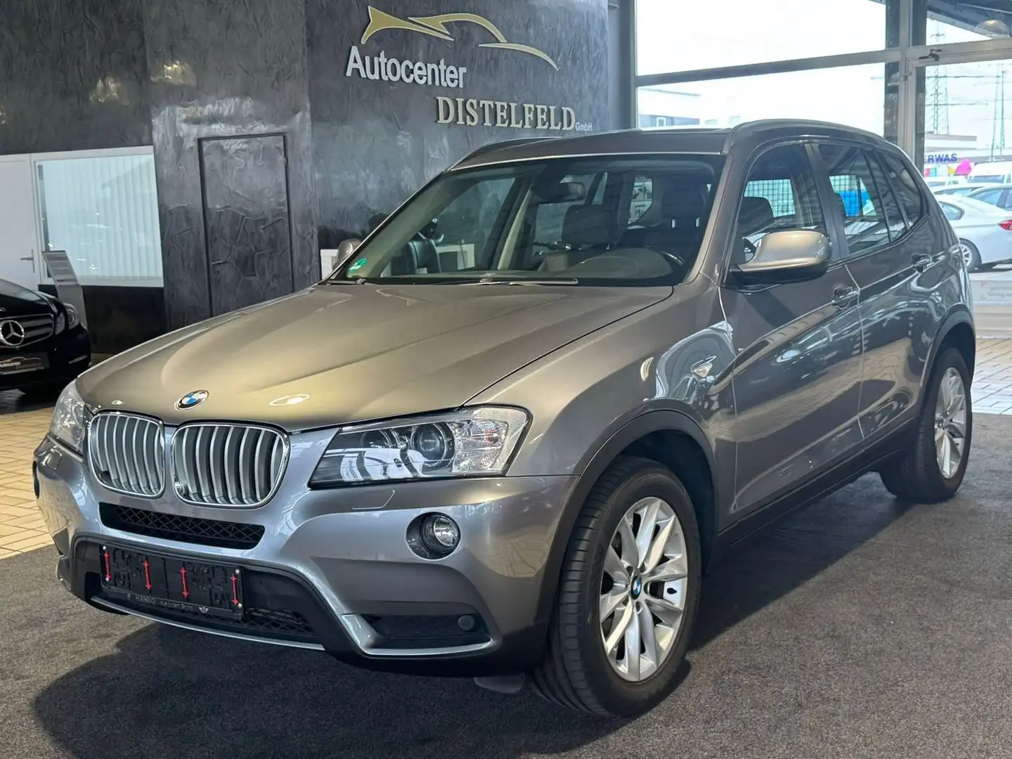 BMW X3 xDrive30d Leder Navi Panorama BiXenon 18" Gris - 2