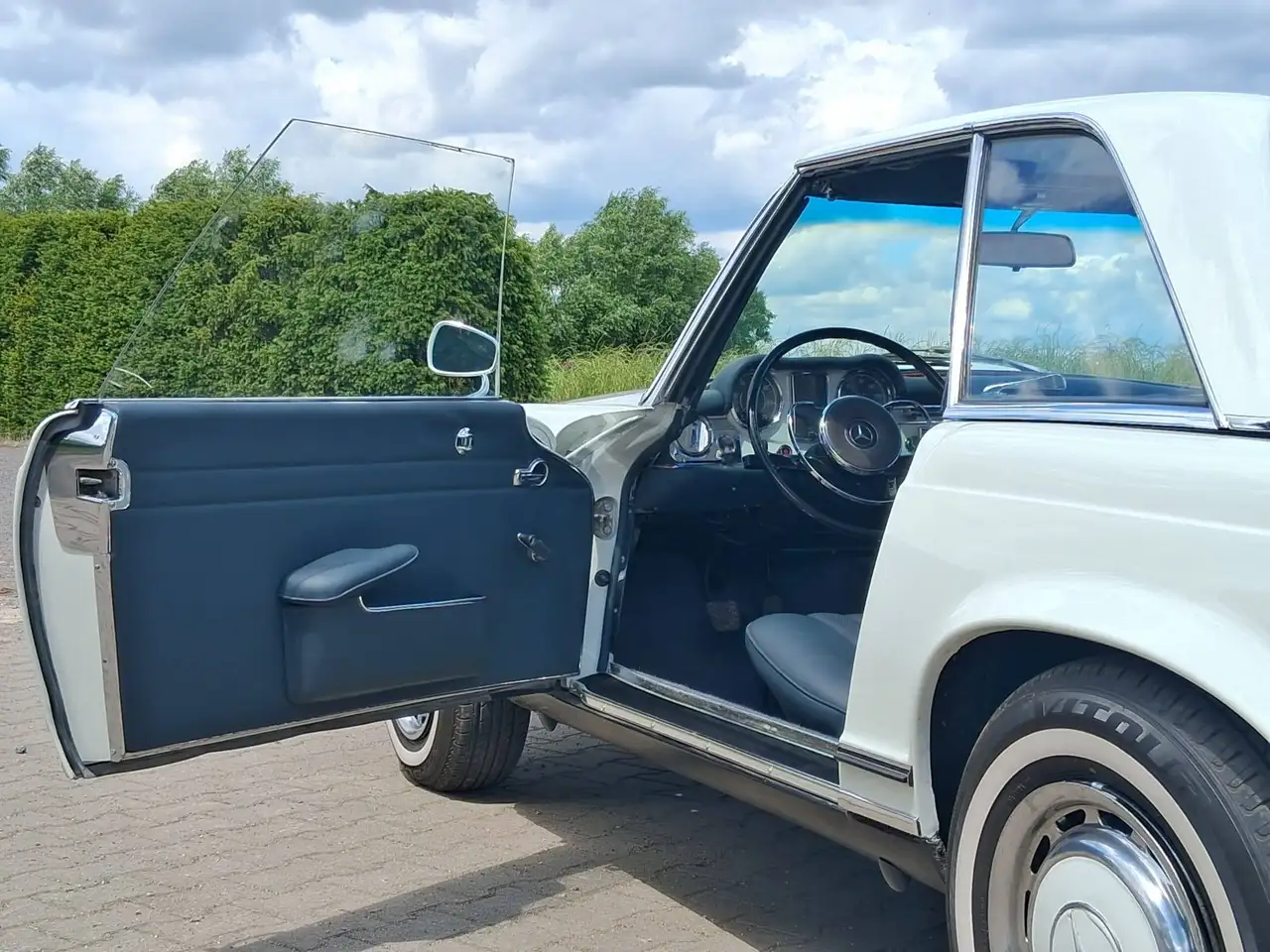 Mercedes-Benz SL 230 Bild 2