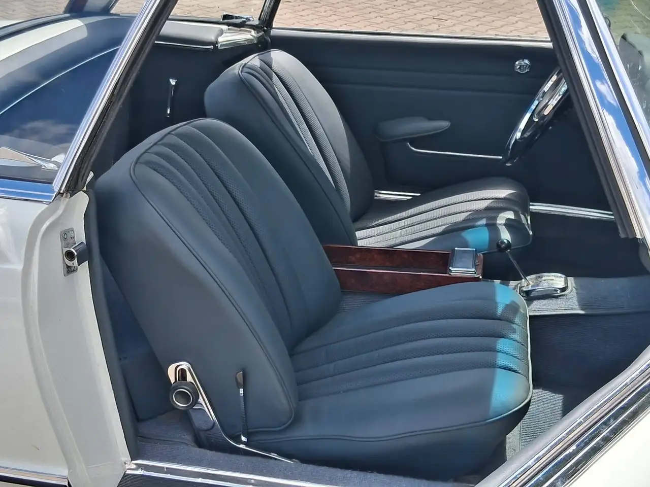 Mercedes-Benz SL 230 Bild 18