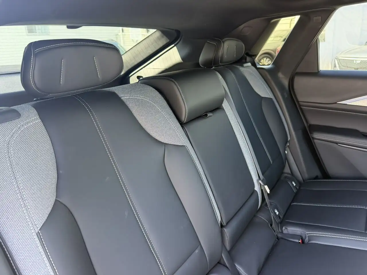 Cadillac Lyriq снимка Cadillac Lyriq