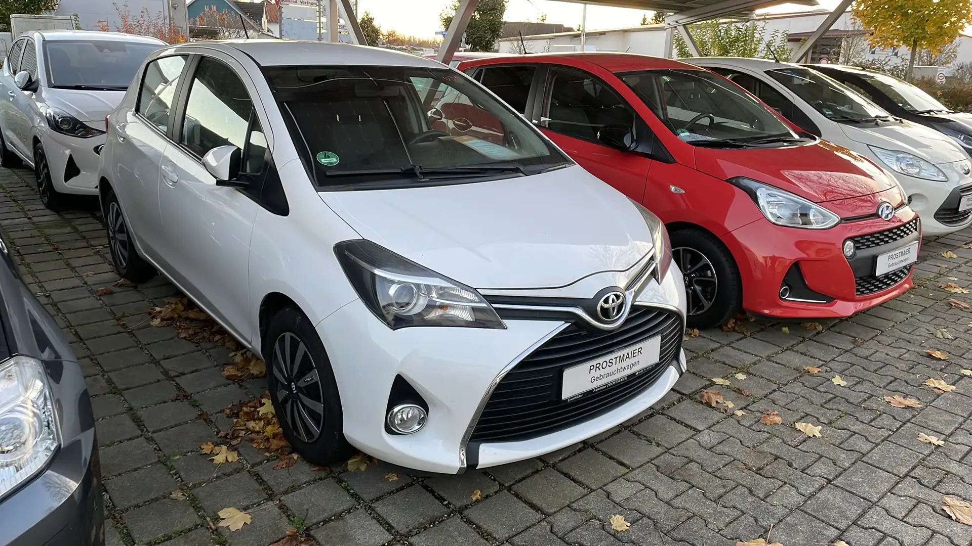 Toyota Yaris Yaris 1.0 VVT-i Comfort Weiß - 1