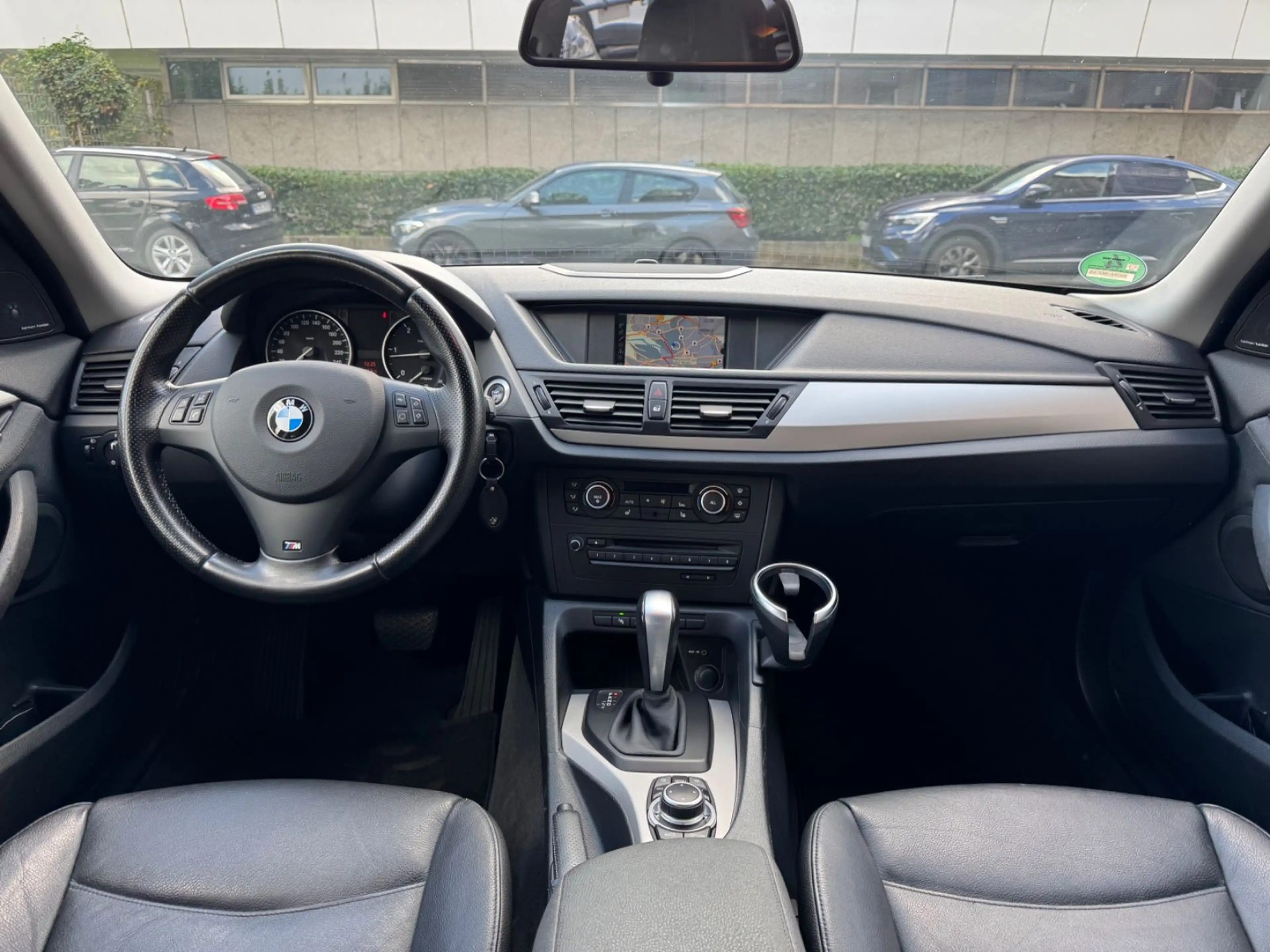 BMW X1 sDrive 20 d/Panorama/Leder/Navi/AHK/PDC/HK/ — photo 13